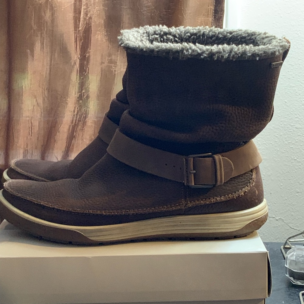 Ecco goretex waterproof shearling booties NWOT